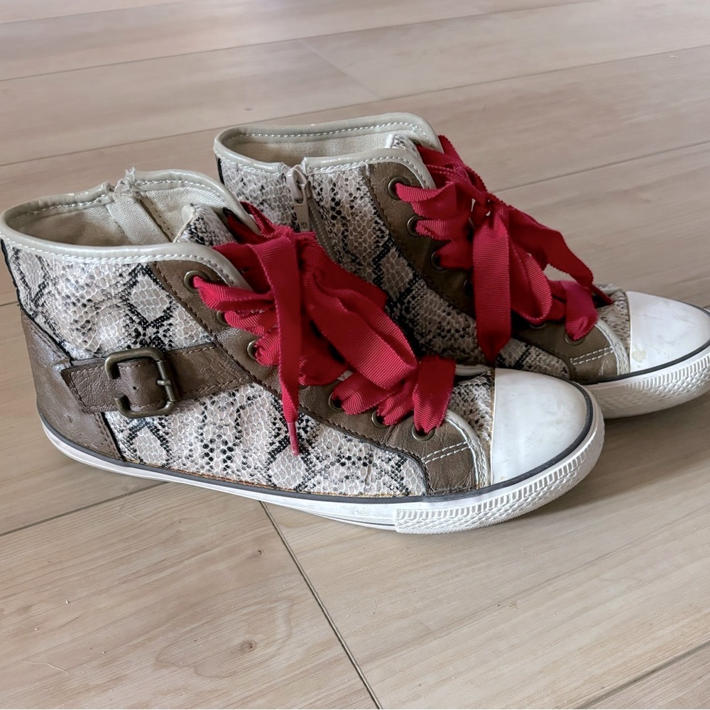 Women's High-Top Sneakers with Red Laces